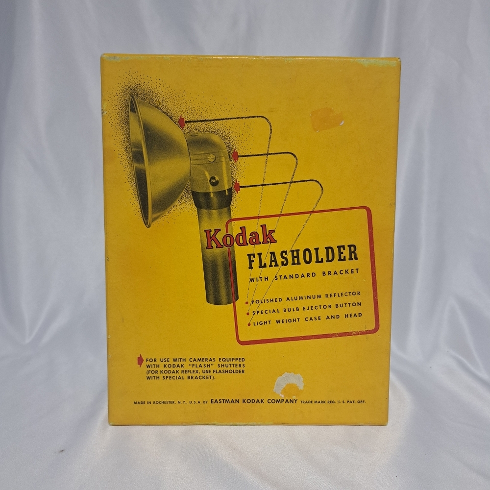 VTG Kodak FLASHOLDER w Standard Bracket In Box Bulbs Expired Film UNTESTED